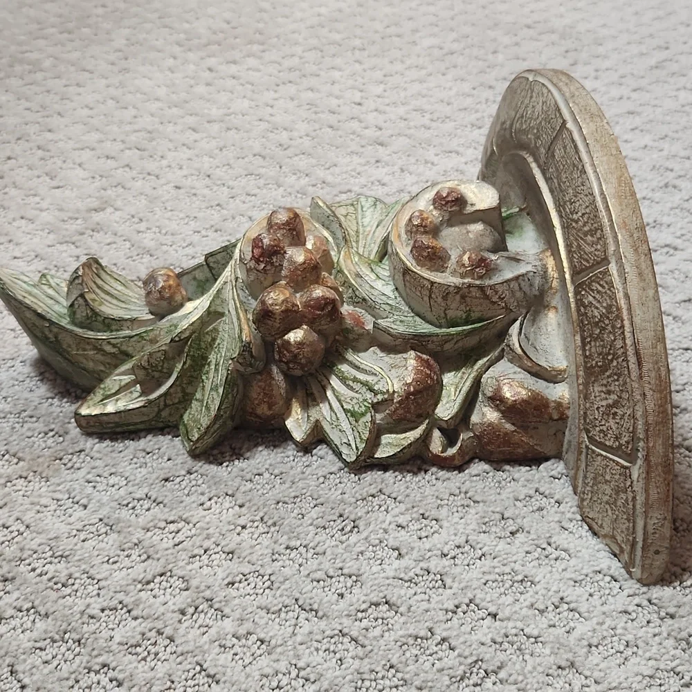 Decorative Wall Shelf Corbel Sophisticated Green & Gold Antique-Style Finish